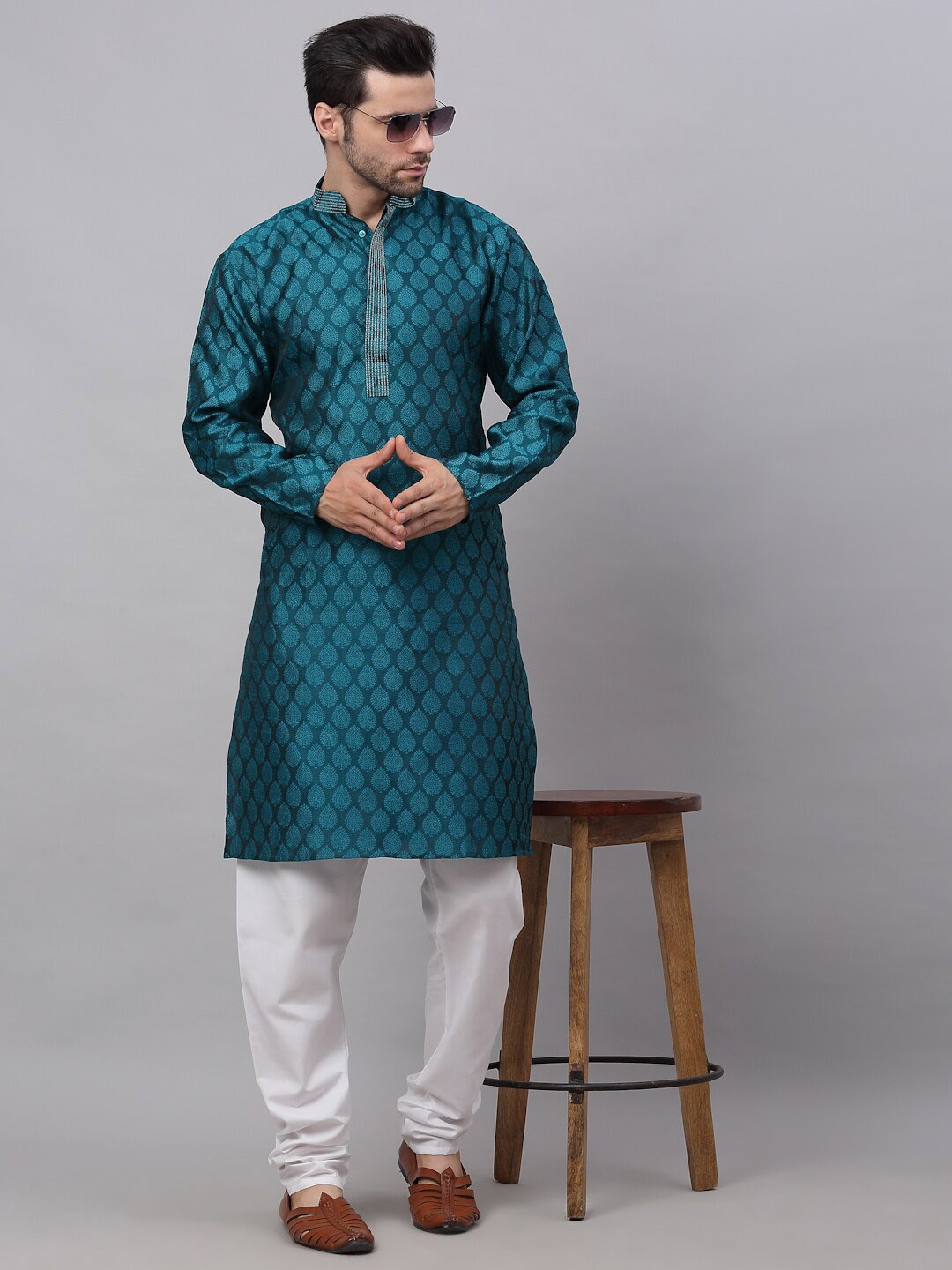 

Jompers Men Blue And White Ethnic Motifs Woven Design Kurta With Churidar