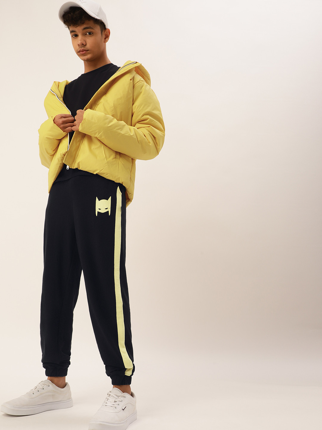 

Kook N Keech Batman Teens Boys Black & Yellow Solid Joggers with Side Taping