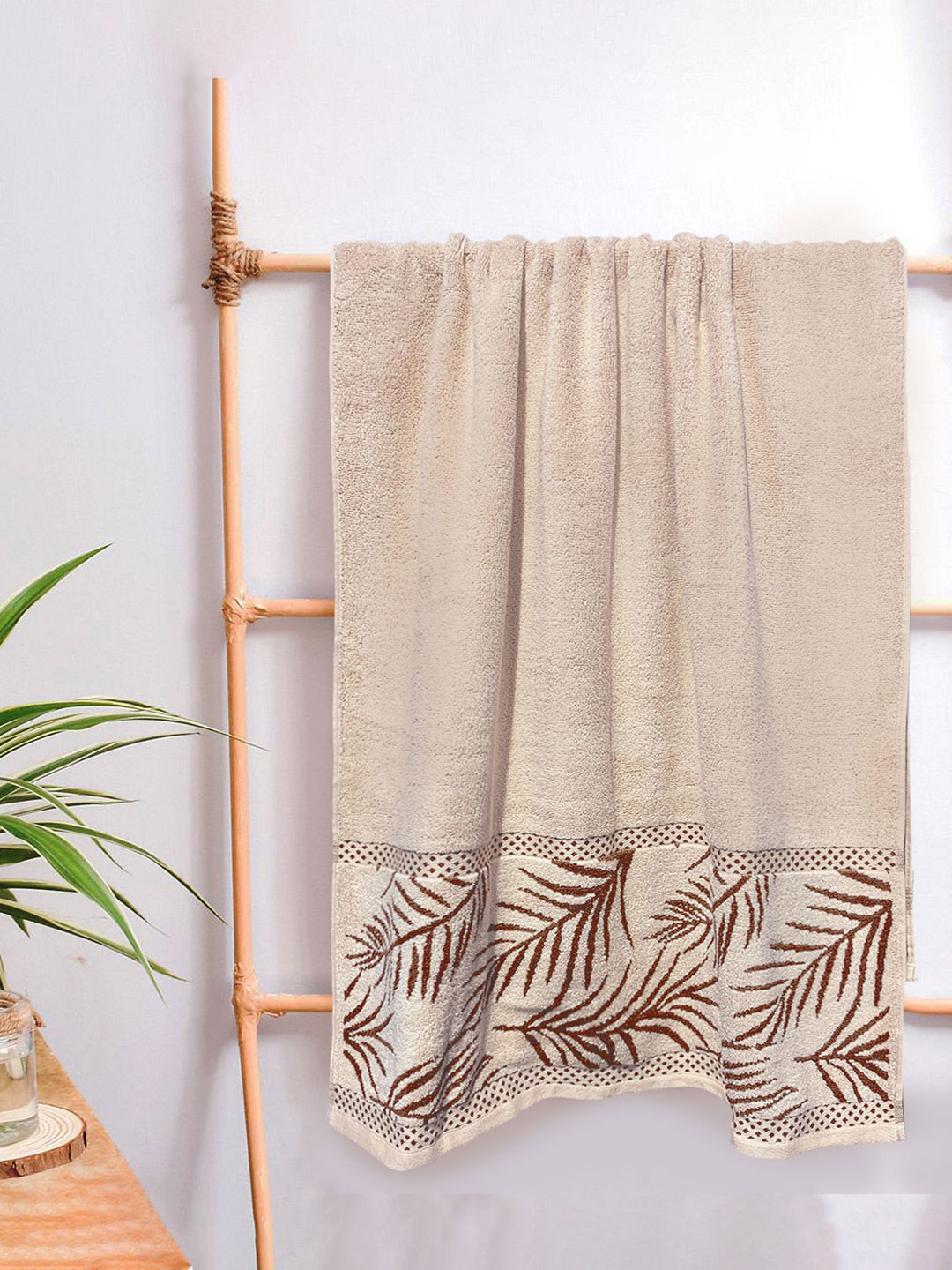 

Aura Wedelia Printed Pure Cotton 380 GSM Large Bath Towel, Cream