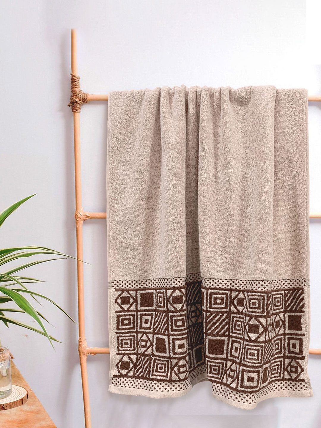 

Aura Wedelia Printed Pure Cotton 380 GSM Large Bath Towel, Tan