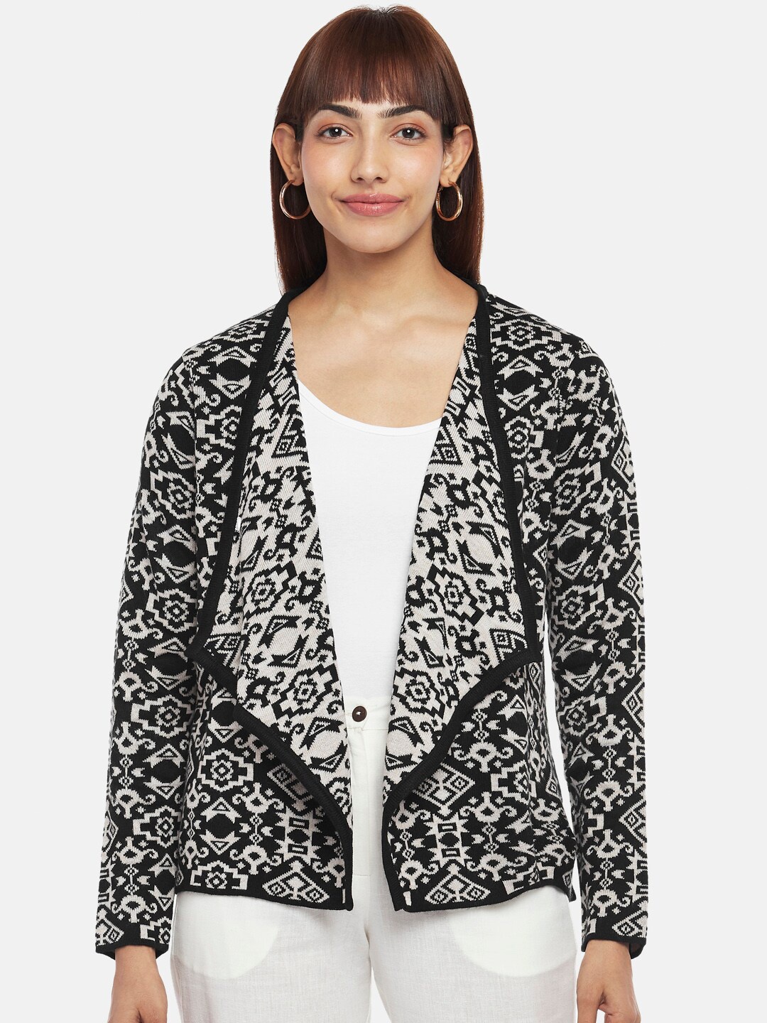 

AKKRITI BY PANTALOONS Women Black & White Shrug