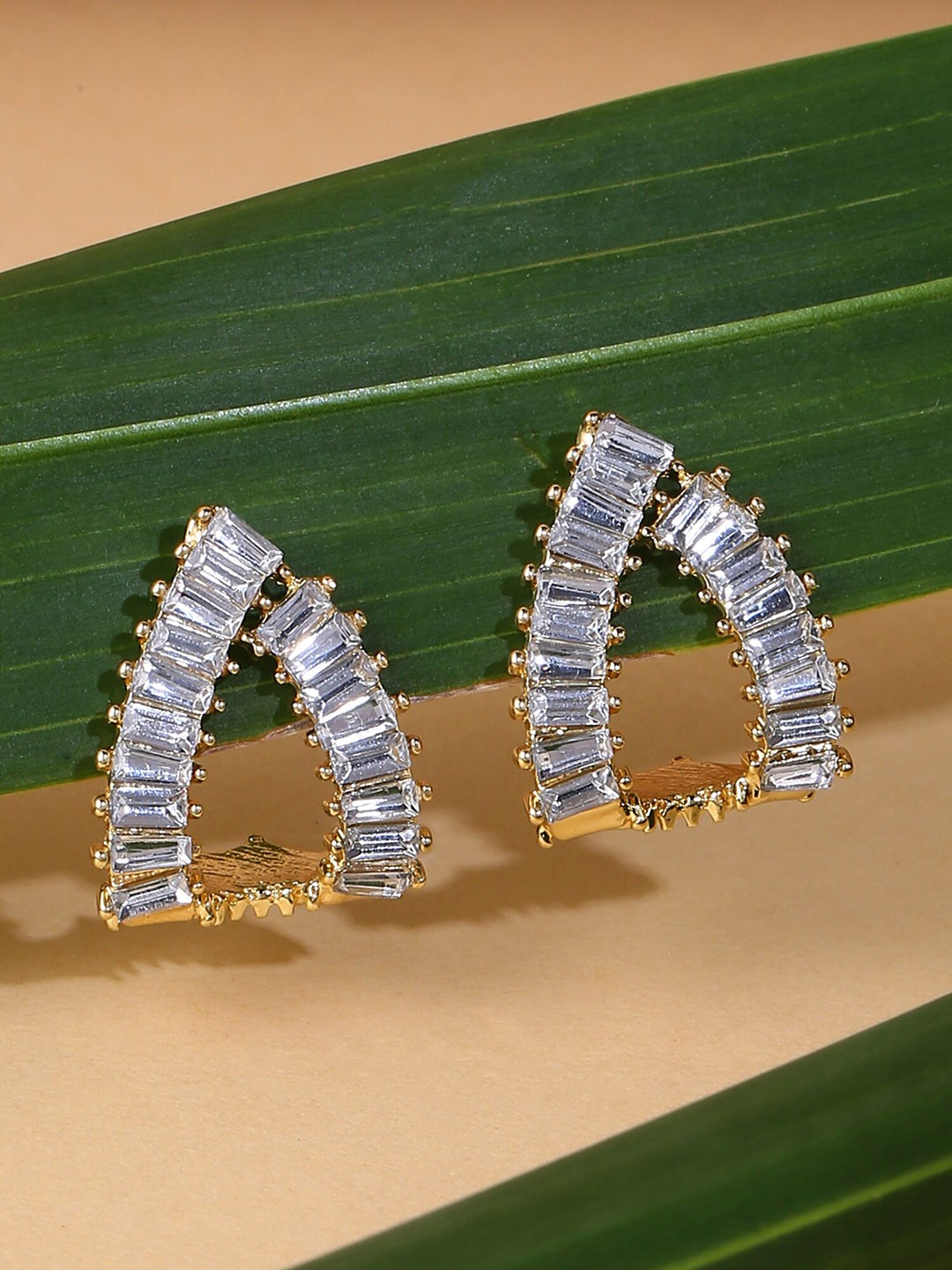 

Unwind by Yellow Chimes Gold-Plated & White Crystal Studs Earrings