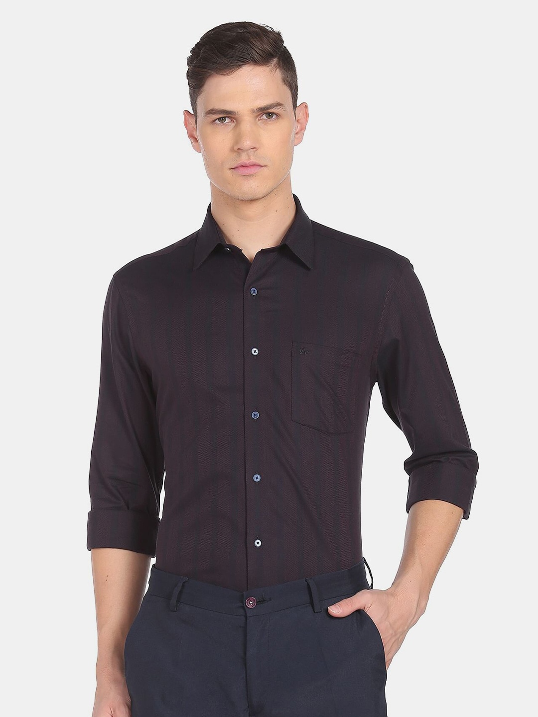 

Arrow Men Slim Fit Pure Cotton Formal Shirt, Navy blue