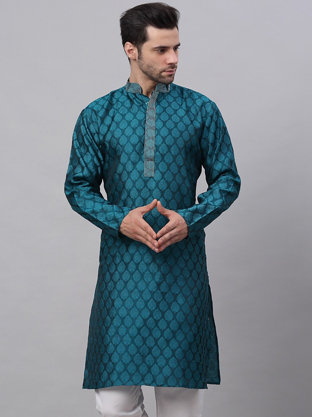 

Jompers Men Teal Ethnic Motifs Printed Thread Work Jacquard Kurta