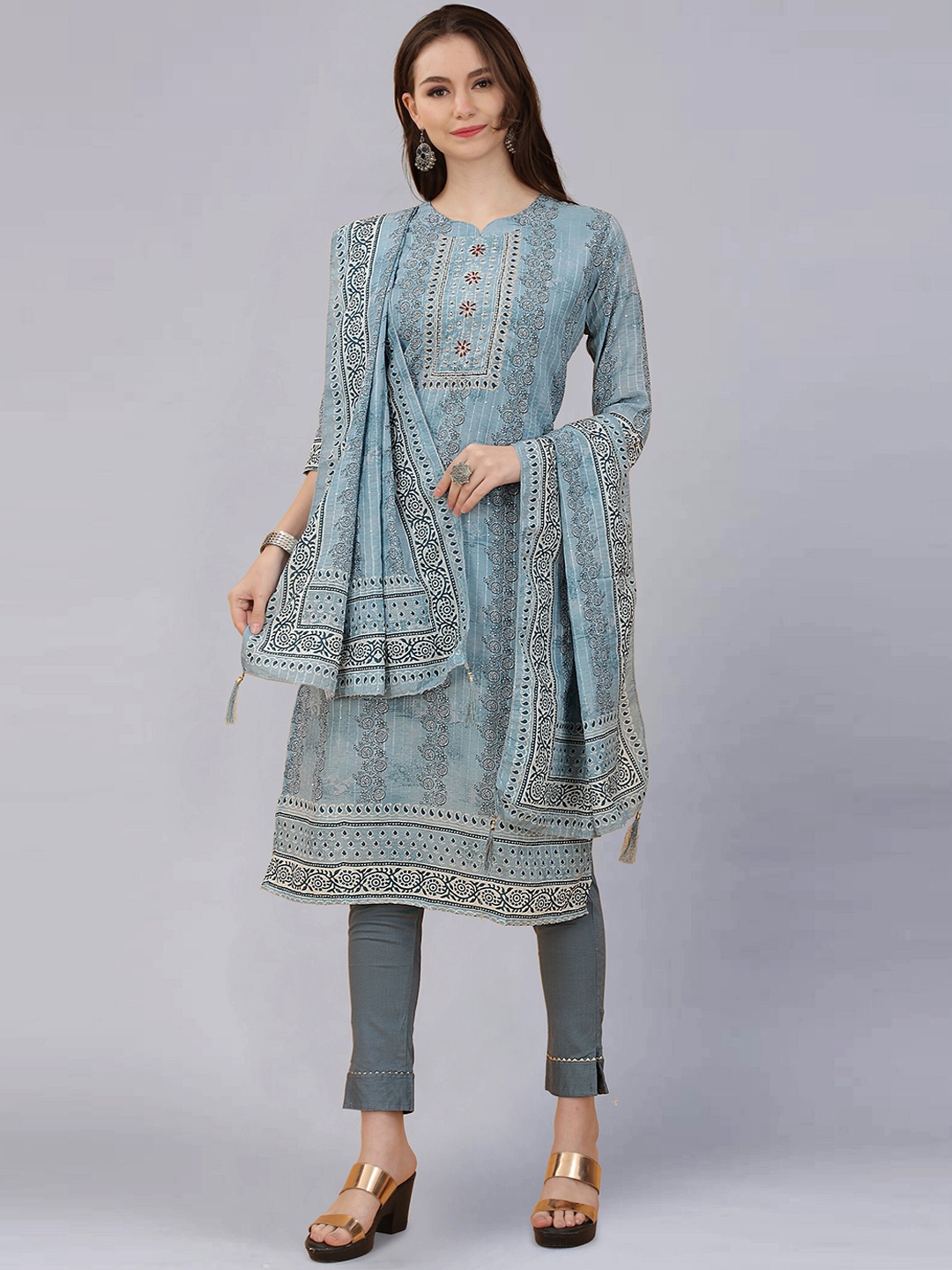

APPLIX STYLE Women Teal Floral Printed Zardozi Kurta with Trousers & With Dupatta
