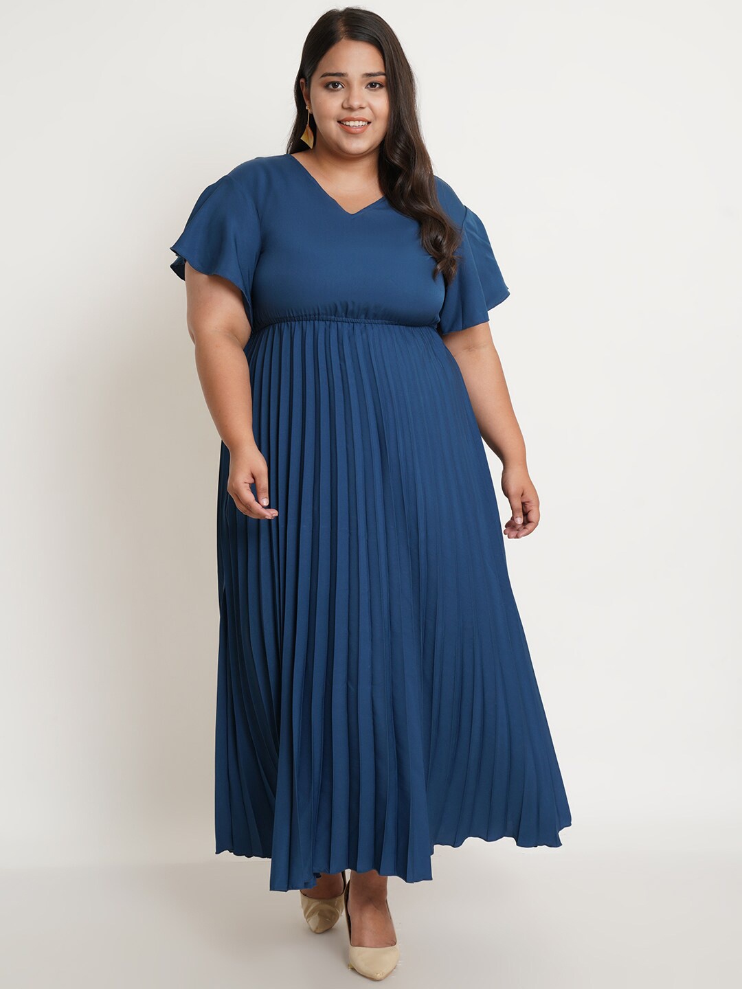 

U&F Women Plus Size Teal Solid V-Neck Fit and Flare Crepe Dress