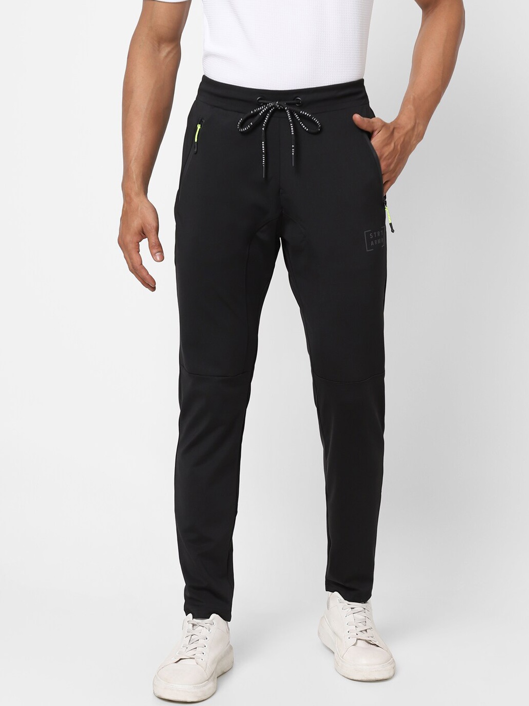 

Street Armor by Pantaloons Men Black Solid Regular Fit Track Pant