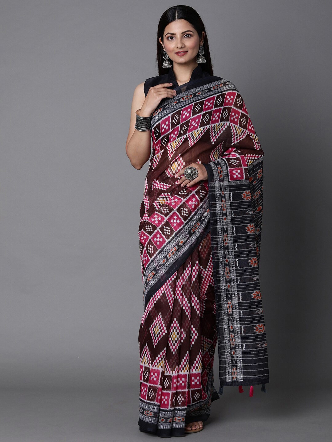

Mitera Brown & Pink Silk Cotton Sambalpuri Saree with Matching Blouse