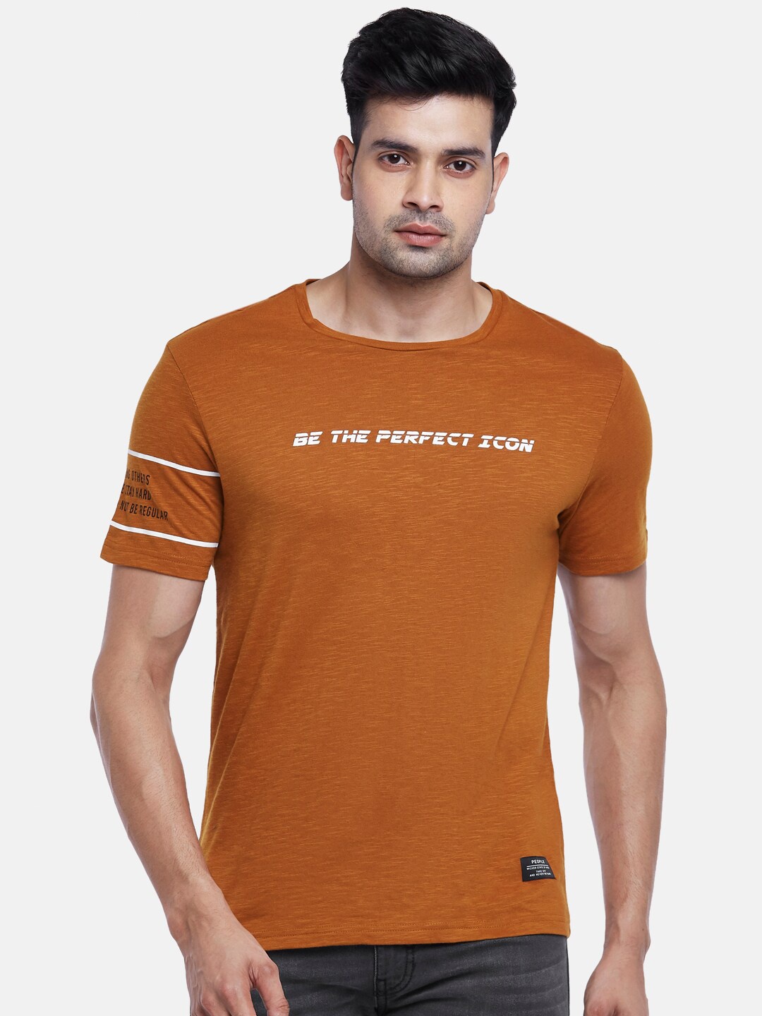 

People Men Rust Typography Printed Slim Fit Cotton T-shirt