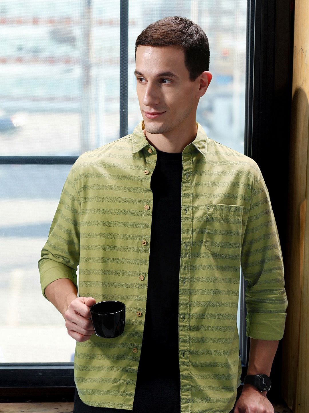 

Flying Machine Men Green Standard Slim Fit Printed Pure Cotton Casual Shirt