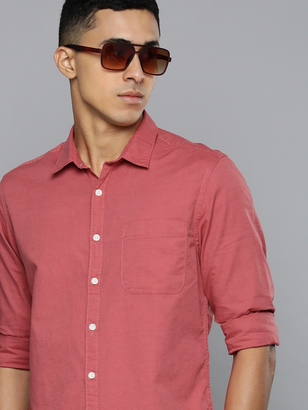 

Flying Machine Men Red Solid Standard Slim Fit Casual Shirt