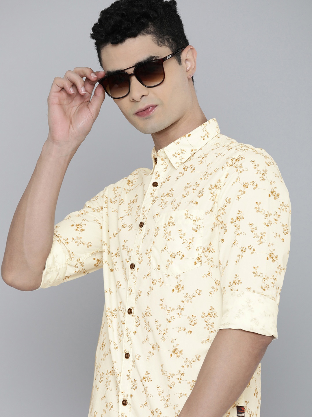 

Flying Machine Men Cream-Coloured & Brown Slim Fit Floral Printed Pure Cotton Casual Shirt
