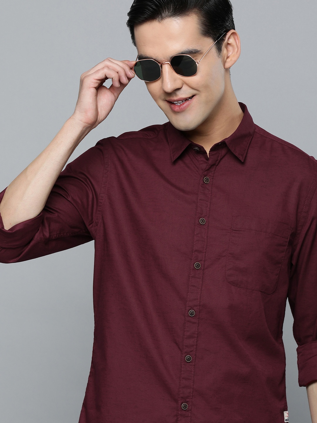 

Flying Machine Men Red Solid Standard Slim Fit Casual Shirt