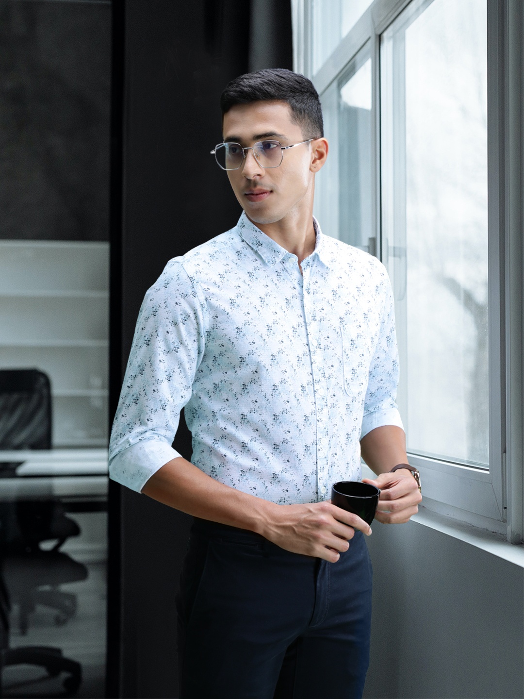 

Flying Machine Men Blue Standard Abstract Opaque Printed Pure Cotton Casual Shirt