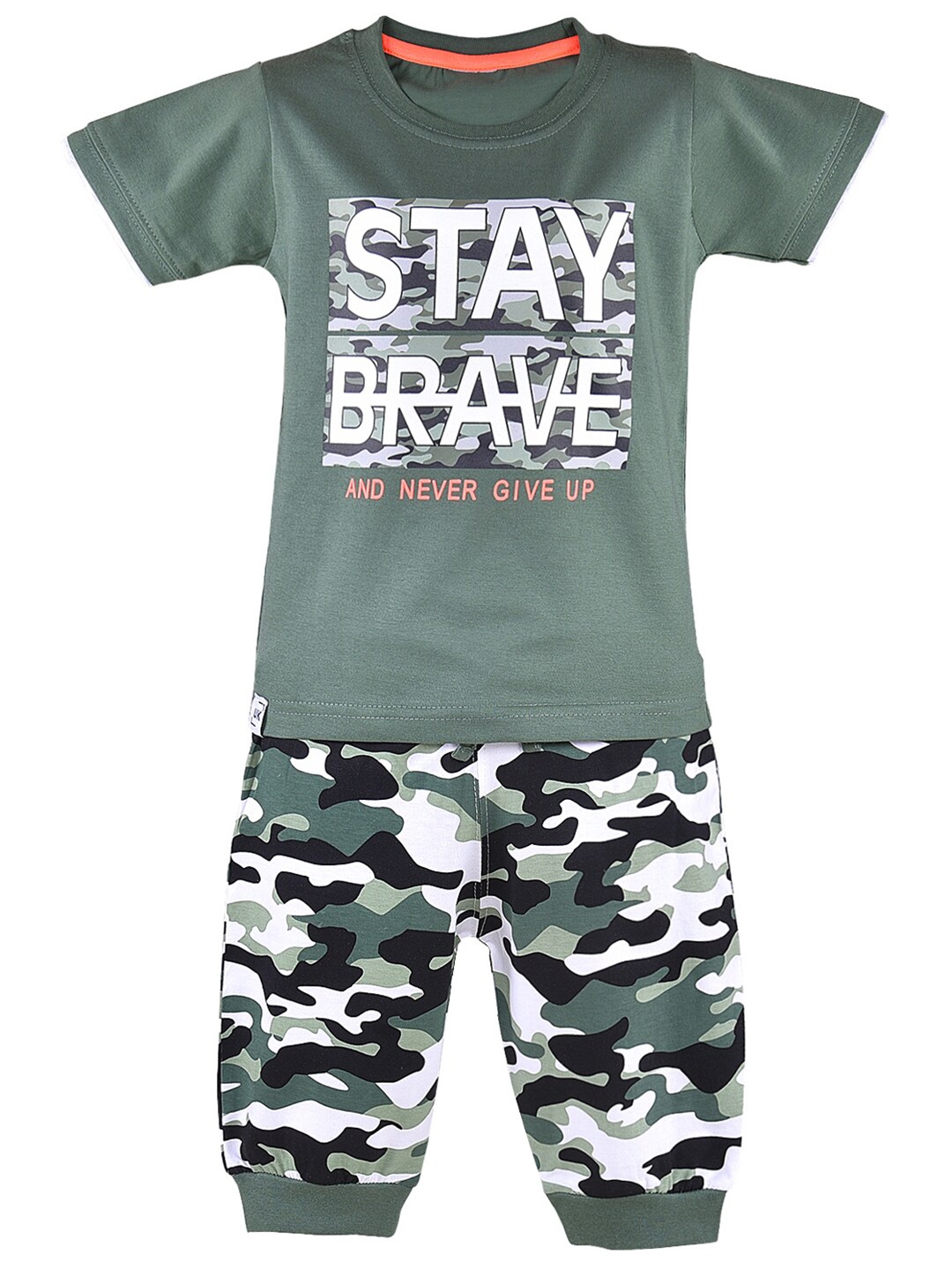 

Wish Karo Boys Green & Black Printed Cotton T-shirt with Shorts