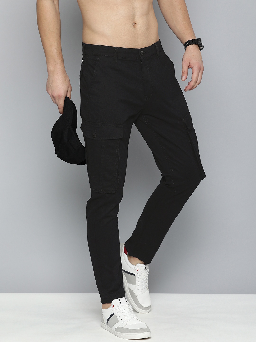 

Flying Machine Men Comfort Slim Fit Cargos Trousers, Black