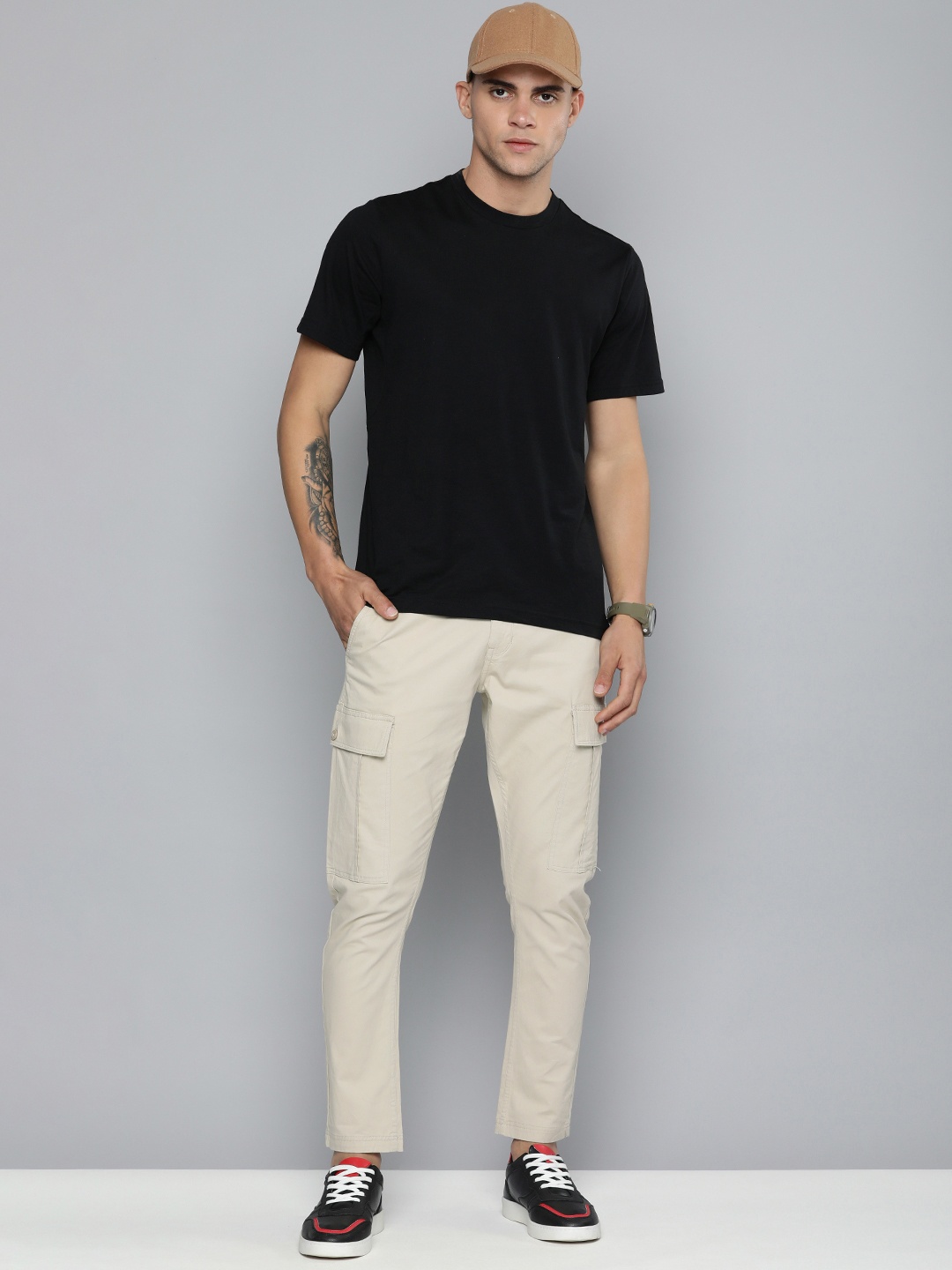 

Flying Machine Men Slim Fit Cargo Trousers, Beige