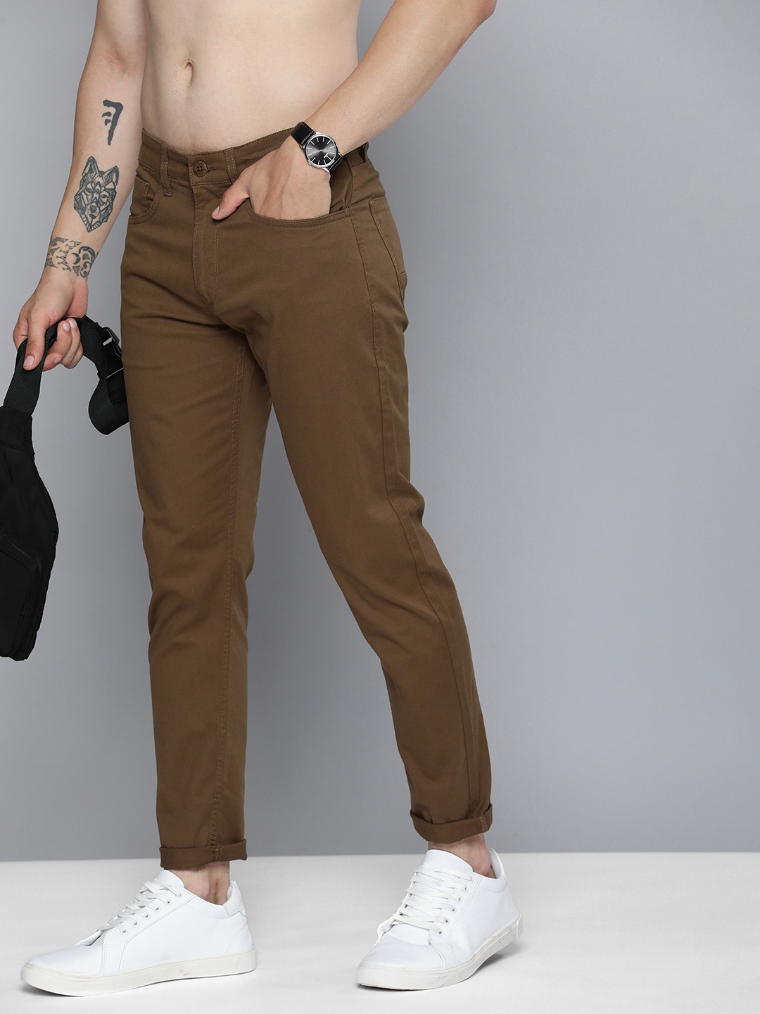 

Flying Machine Men Solid Slim Fit Mid-Rise Chinos Trousers, Brown