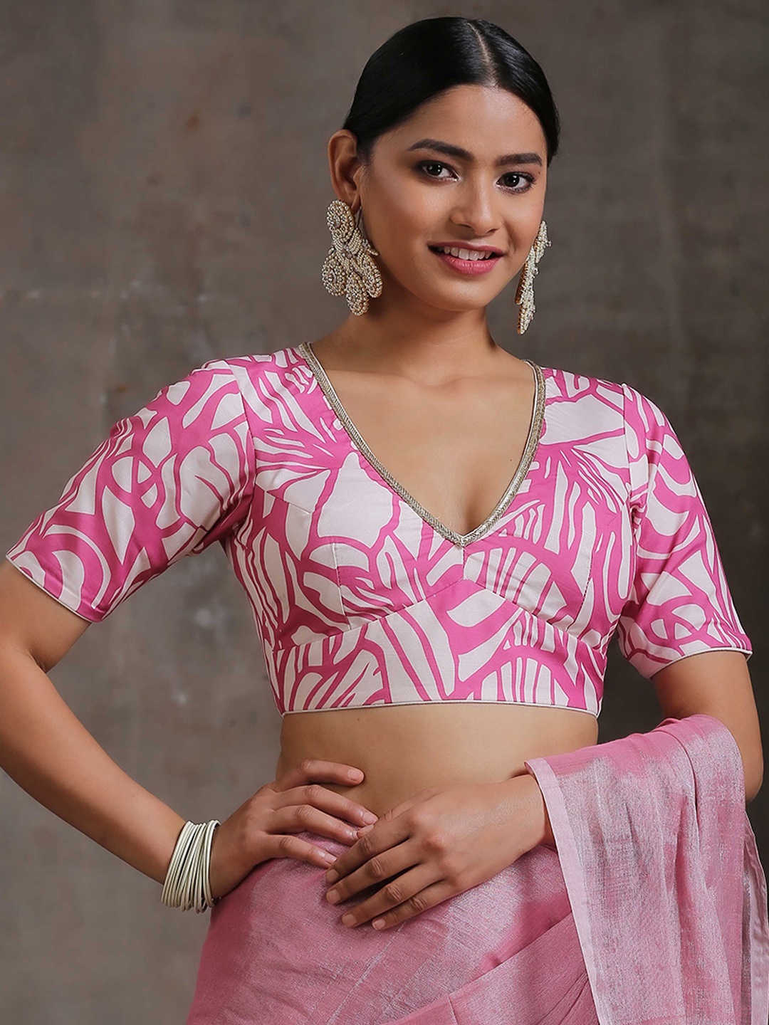 

Triyah Pink Printed V-Neck Cotton Saree Blouse