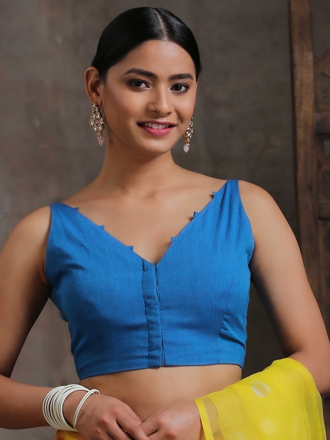 

Triyah Women Blue Solid V- Neck Saree Blouse