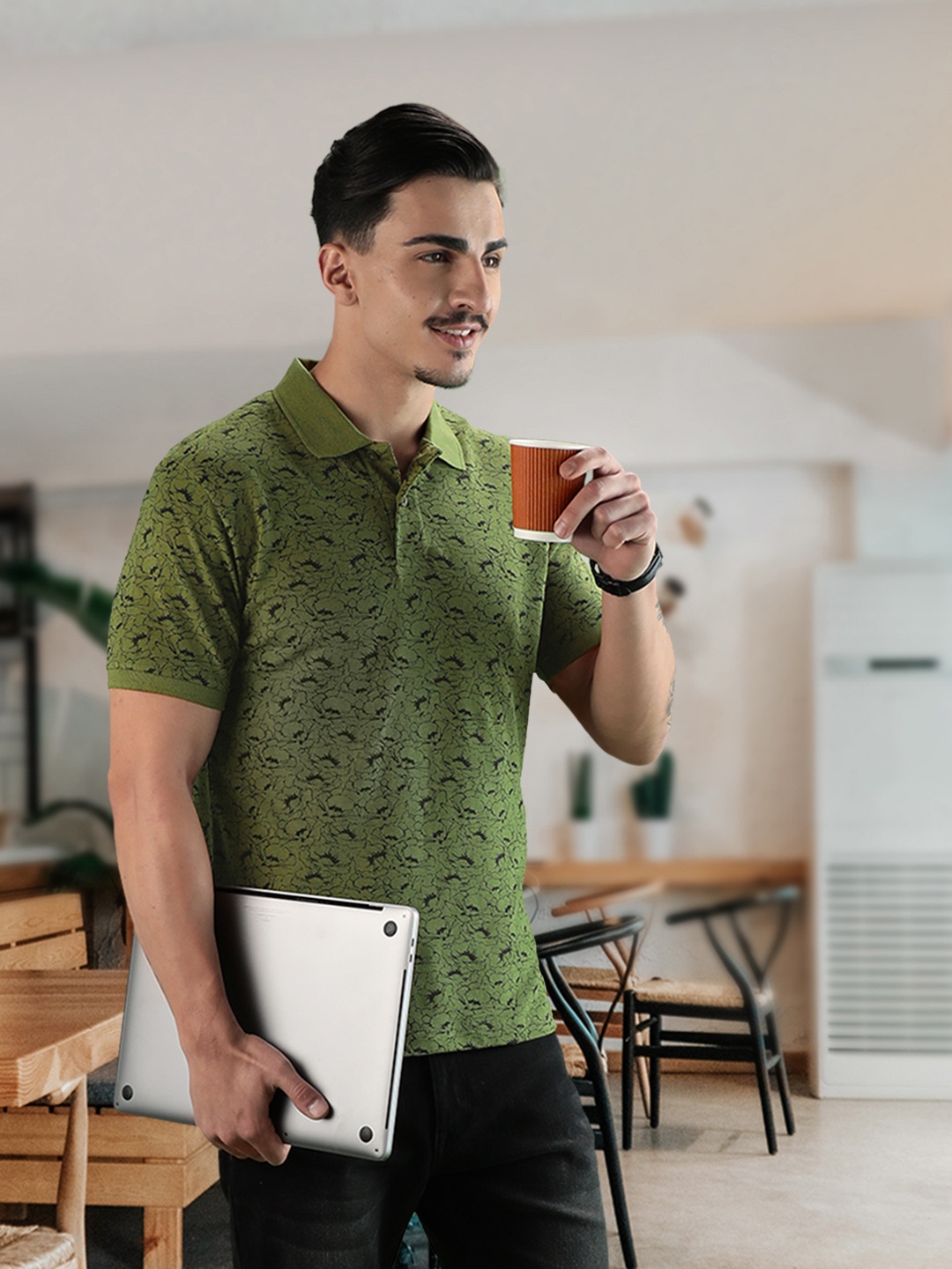 

Flying Machine Men Green & Black Floral Printed Polo Collar Pure Cotton T-shirt