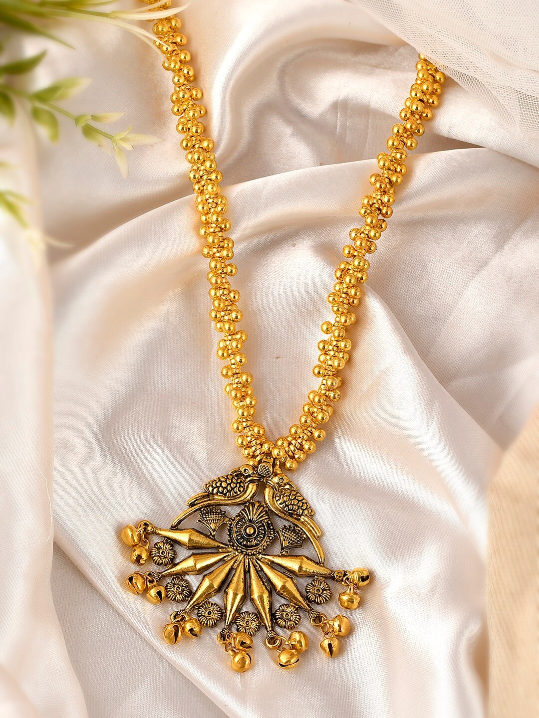

AQUASTREET JEWELS Brass Gold-Plated Beaded Antique Necklace