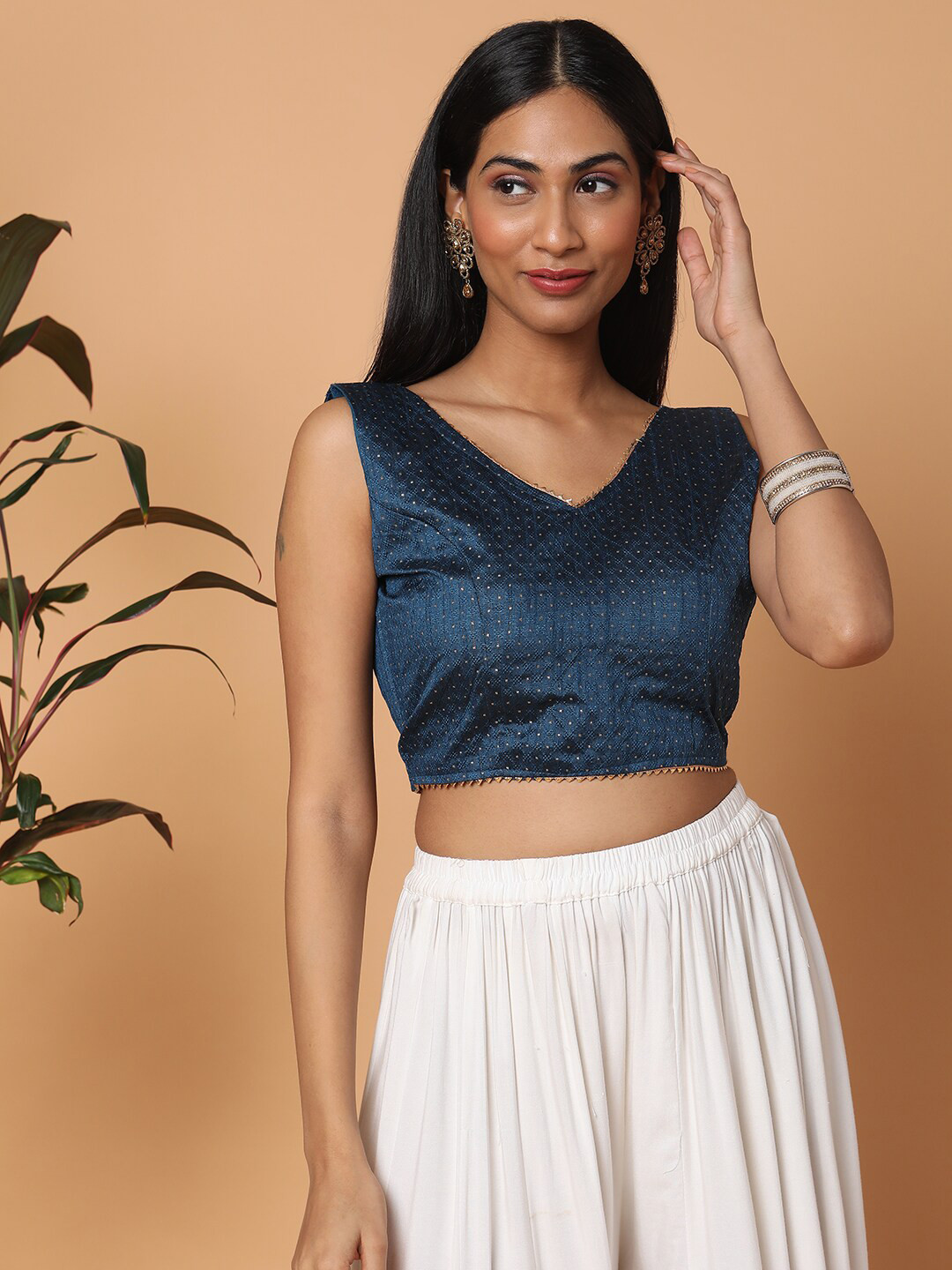 

SALWAR STUDIO Women Blue Embellished Gotta Patti Saree Blouse