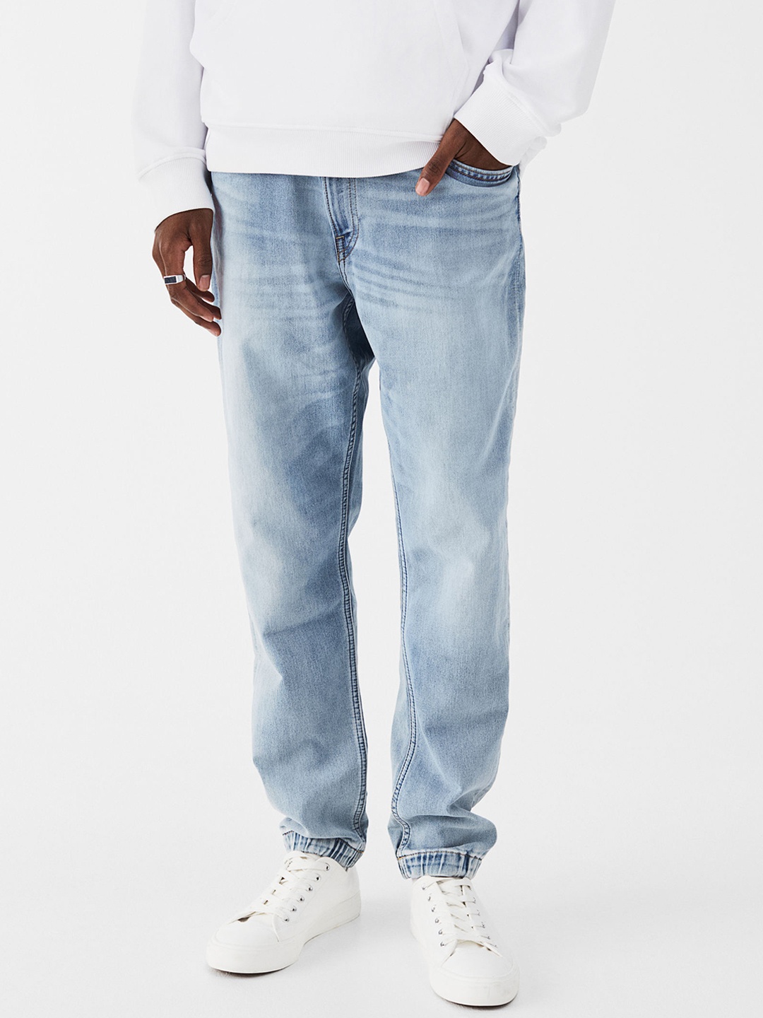 

H&M Men Blue Hybrid Regular Tapered Joggers