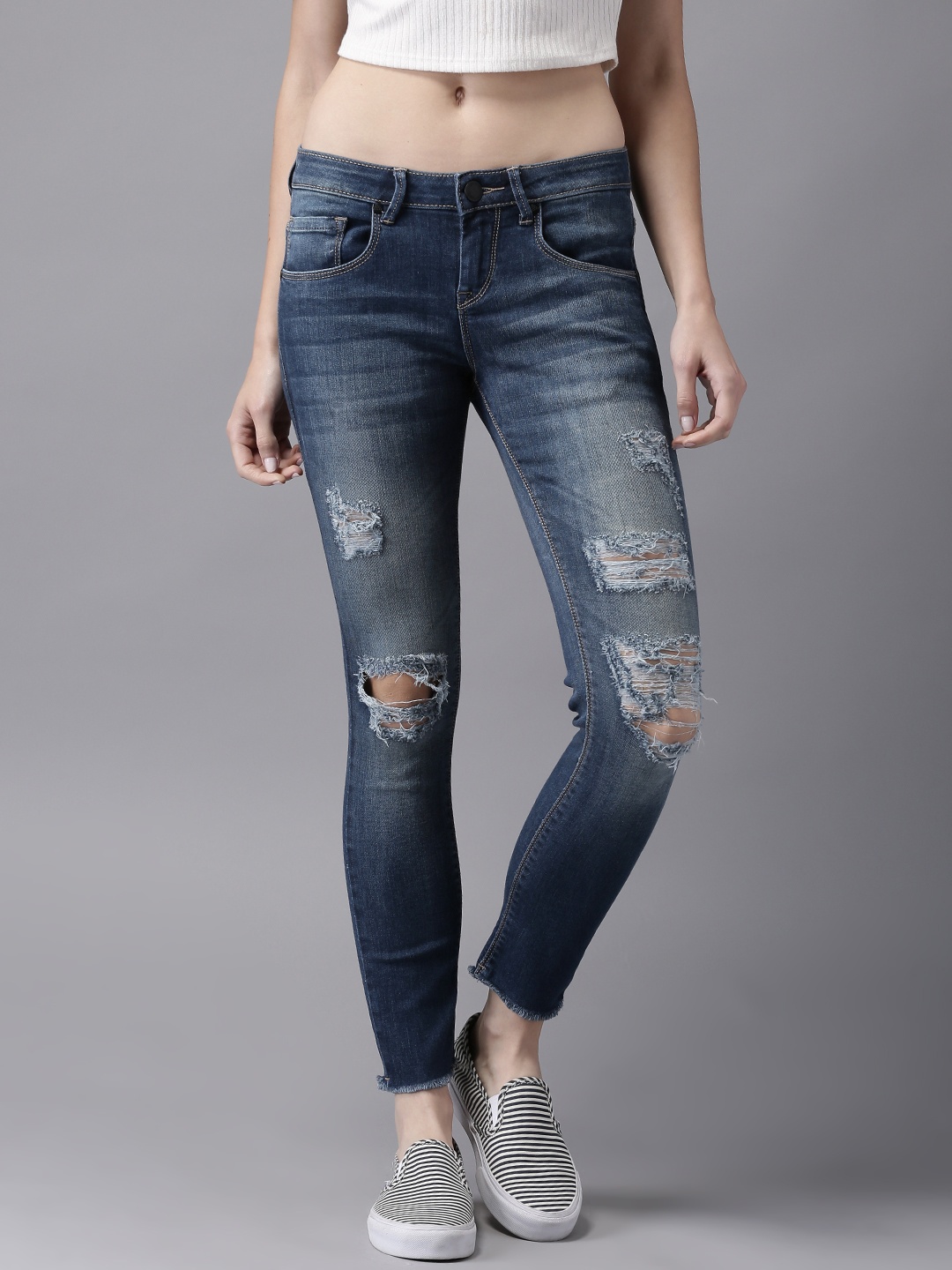 

HERE&NOW Women Blue Skinny Fit Mid-Rise Mildly Distressed Stretchable Jeans
