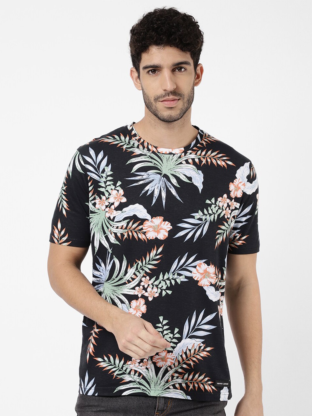 

R&B Men Black Floral Printed Tropical Cotton T-shirt
