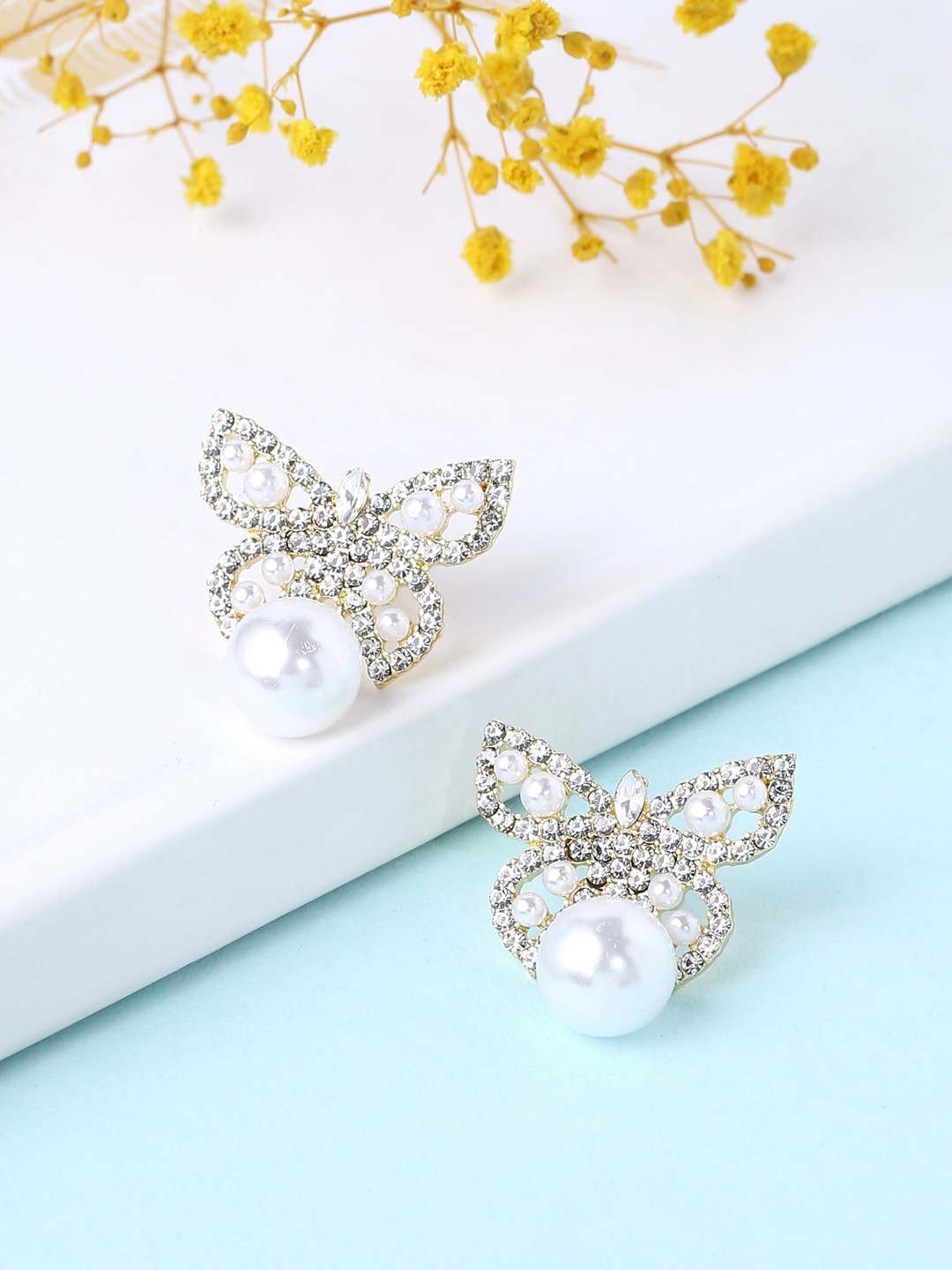 

Yellow Chimes Gold-Plated Contemporary Studs Earrings
