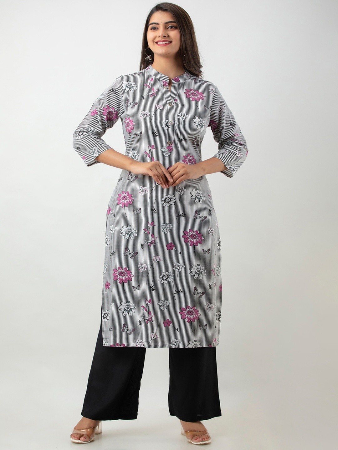 

MAUKA Women White Floral Printed Kurta with Palazzo