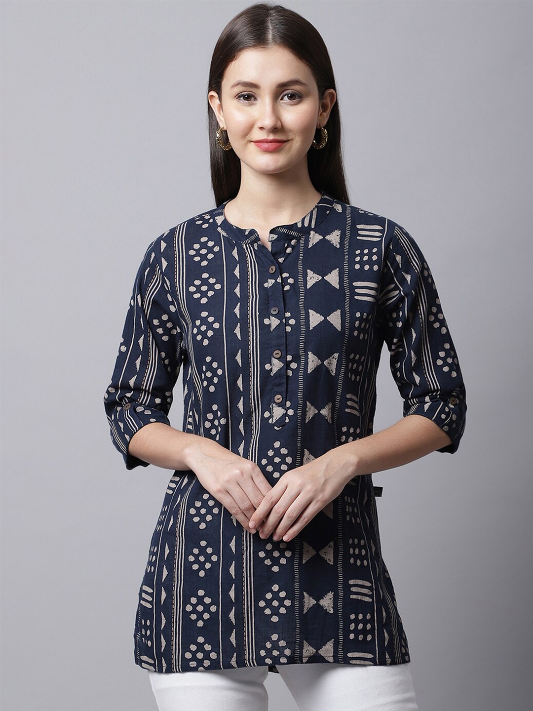 

Pistaa Women Navy Blue & Off White Geometric Printed Short Kurti