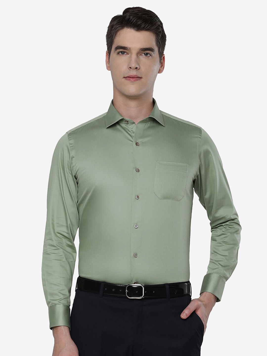 

Greenfibre Men Slim Fit Solid Casual Shirt, Green