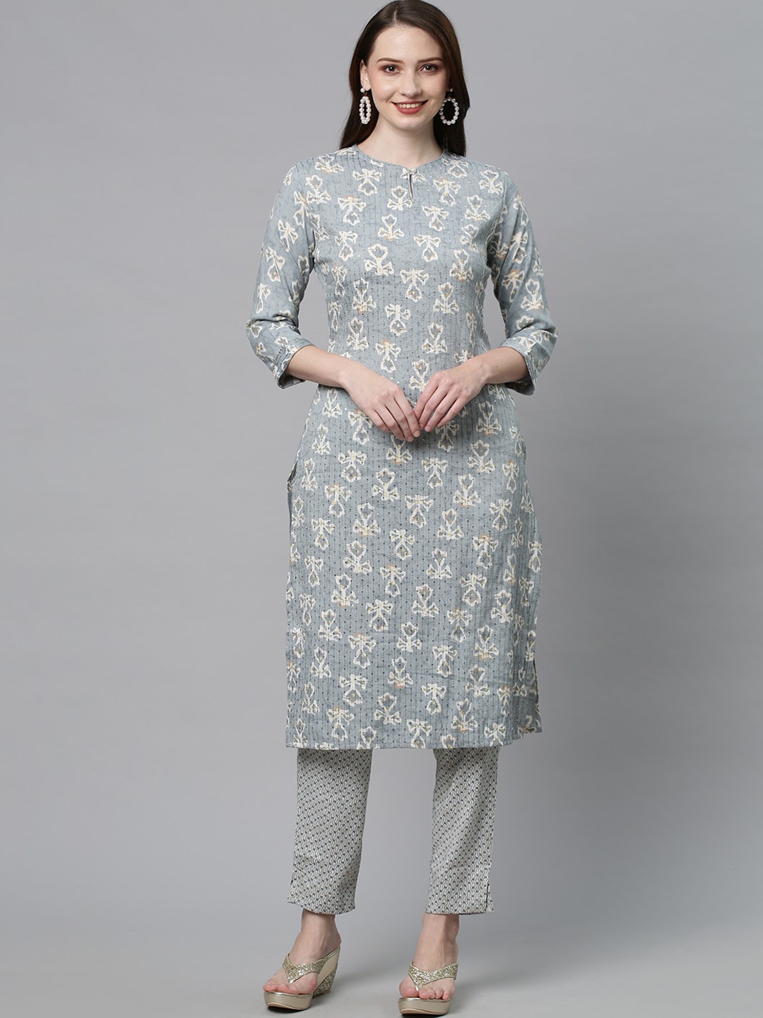 

FASHOR Women Blue Floral Printed Sequinned Kurta with Trousers