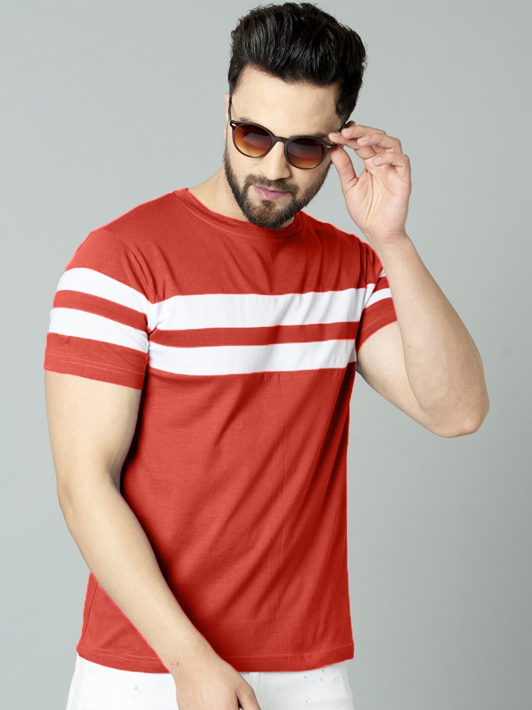

Rodzen Men Red Striped Pure Cotton T-shirt