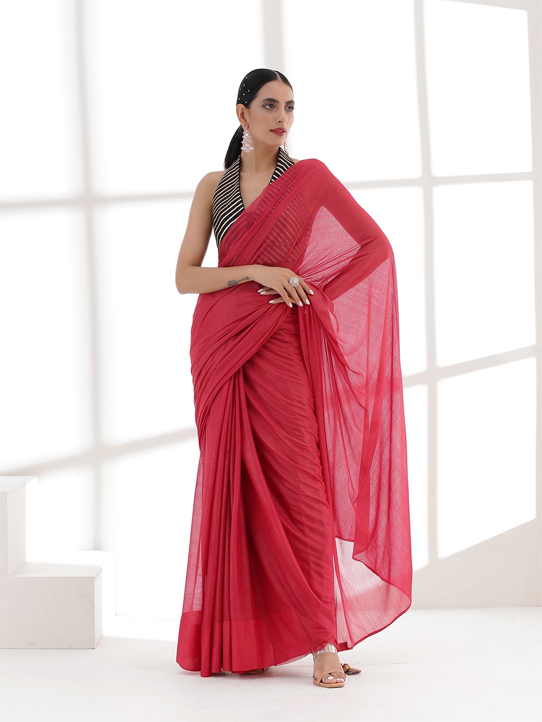

Swtantra Red Solid Pure Chiffon Saree