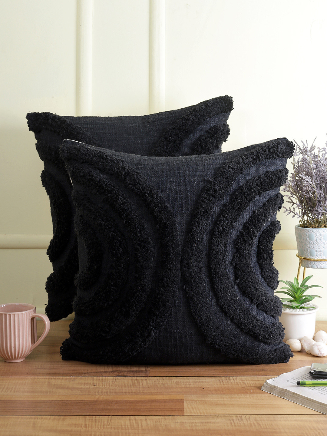 

Sangria Set of 2 Square Cushion Covers, Black