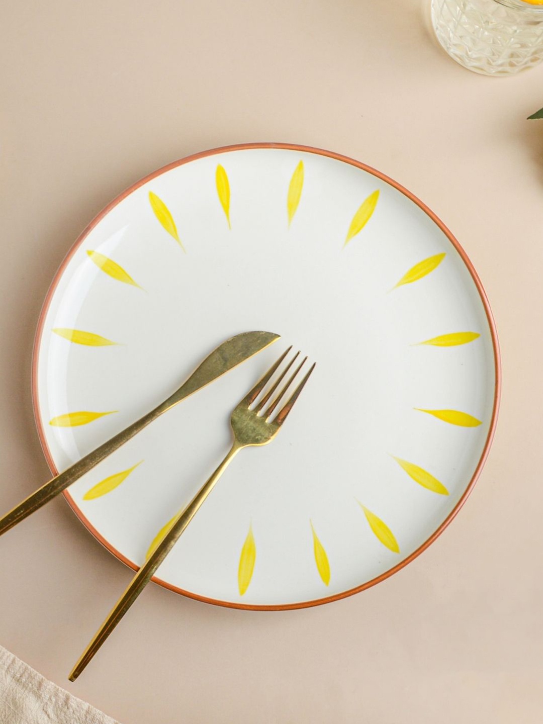 

Nestasia White & Yellow Microwave safe Printed Glossy Ceramic Plate