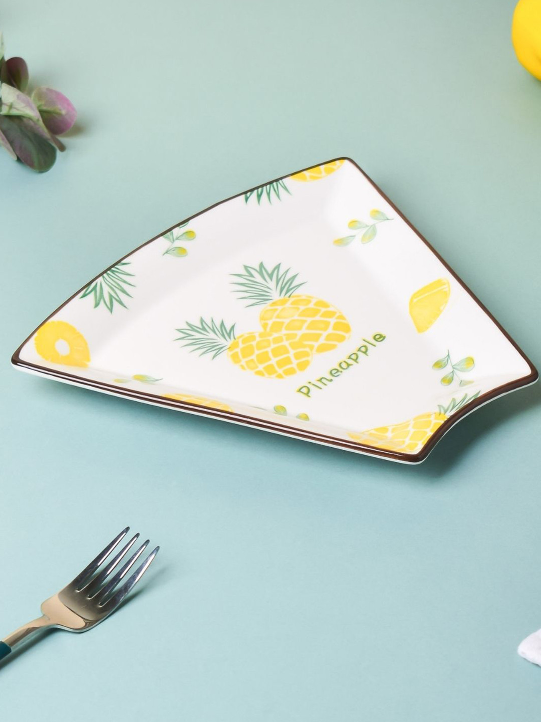 

Nestasia White & Green Microwave safe Printed Ceramic Glossy Plates