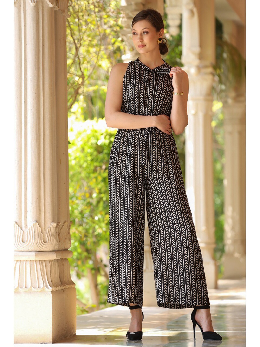 

JISORA Black & White Strapless Printed Basic Jumpsuit