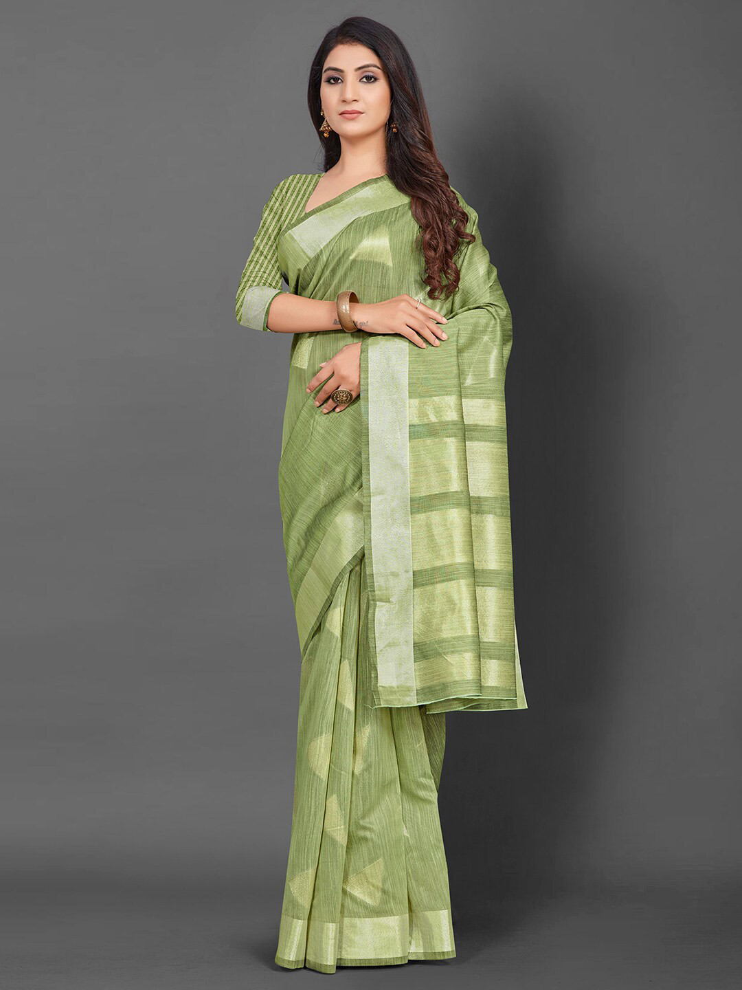 

Mitera Green & Silver-Toned Woven Design Zari Linen Blend Banarasi Saree