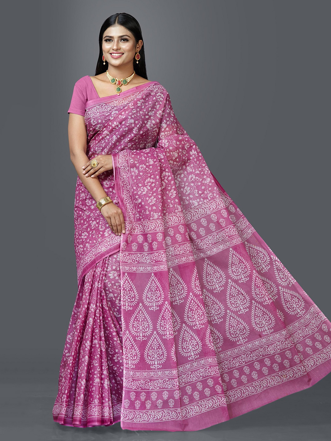 

SHANVIKA Women Pink & White Floral Pure Cotton Block Print Saree
