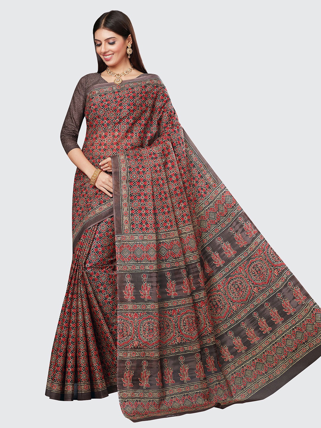 

SHANVIKA Women Grey & Red Ajrak Printed Pure Cotton Block Print Saree