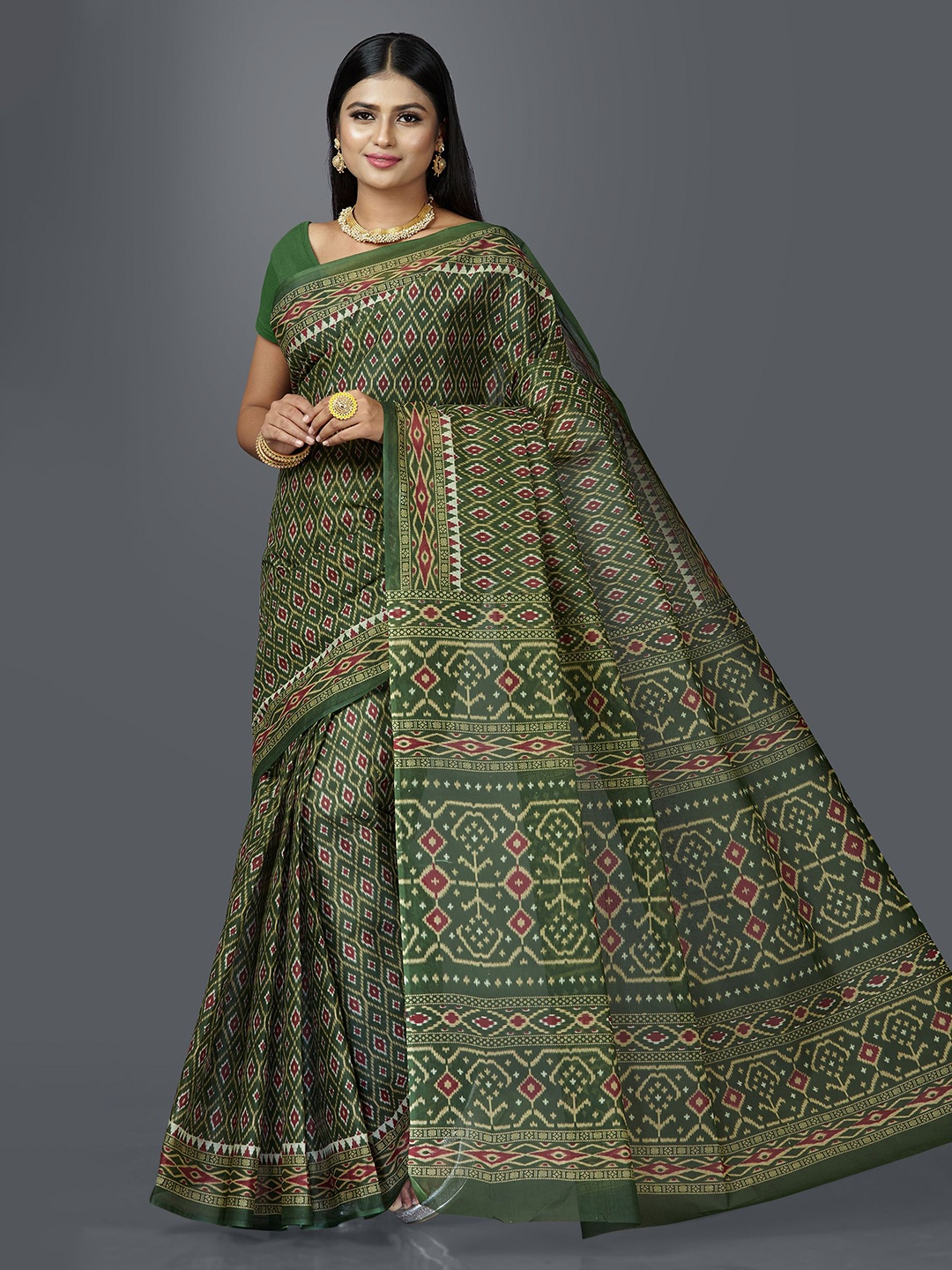 

SHANVIKA Green & Maroon Pure Cotton Block Print Saree