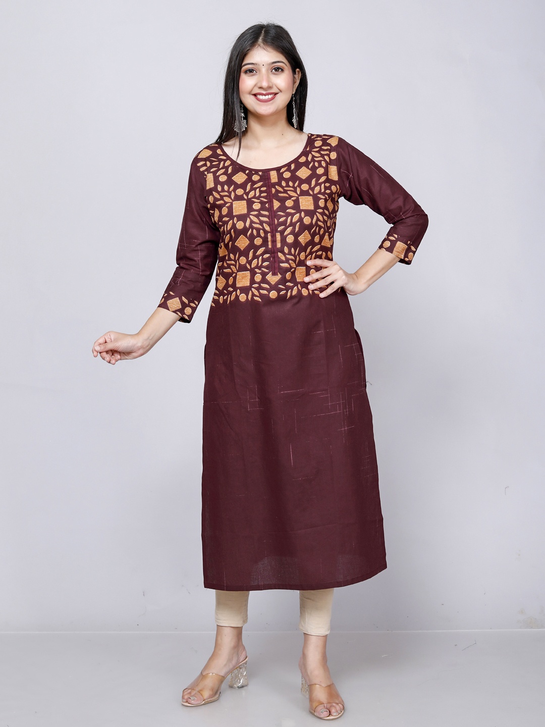 

Jevi Prints Women Burgundy & Beige Geometric Yoke Design Cotton Kurta