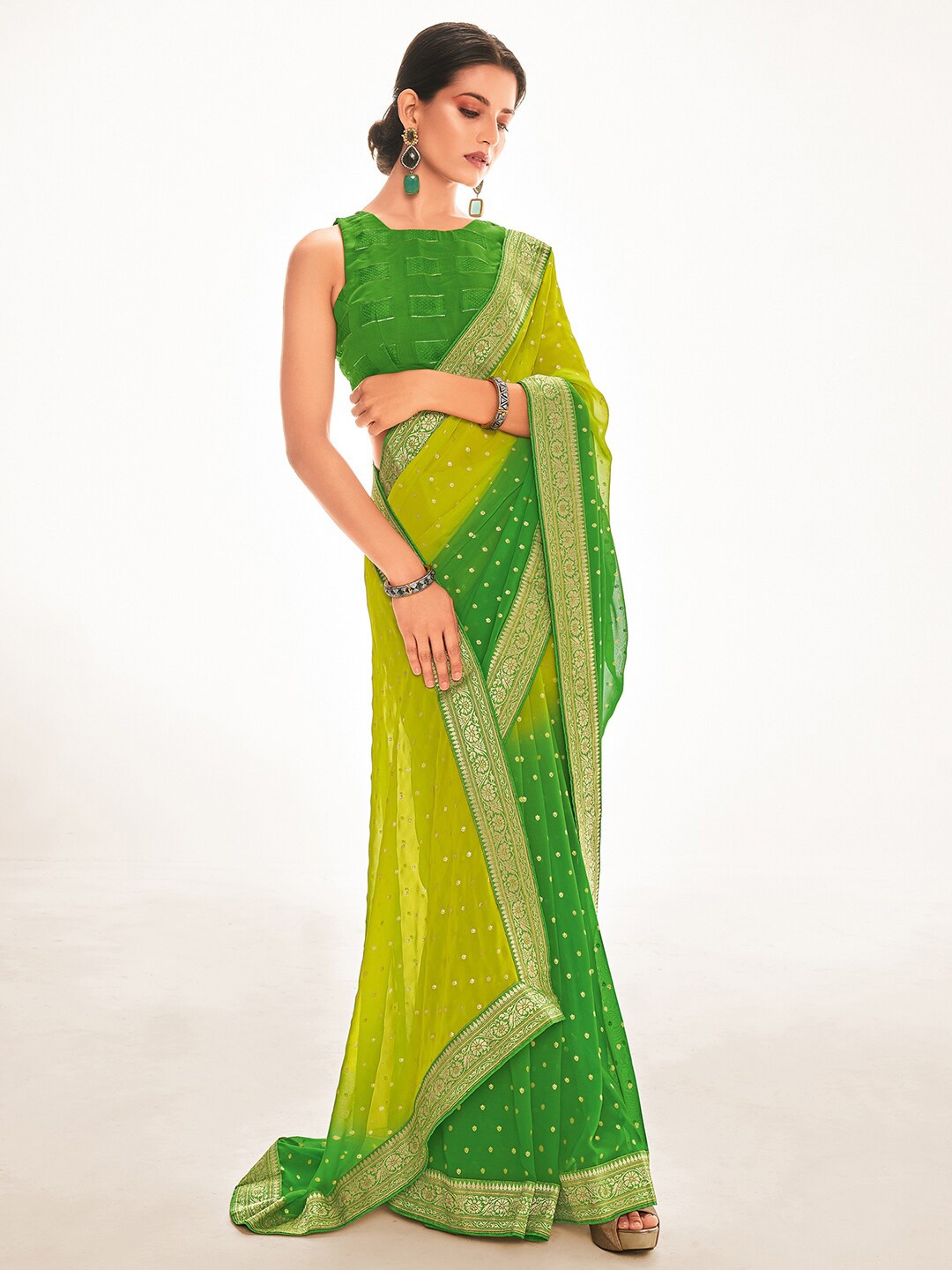 

Mitera Green & Yellow Ethnic Motifs Zari Silk Blend Mangalagiri Saree