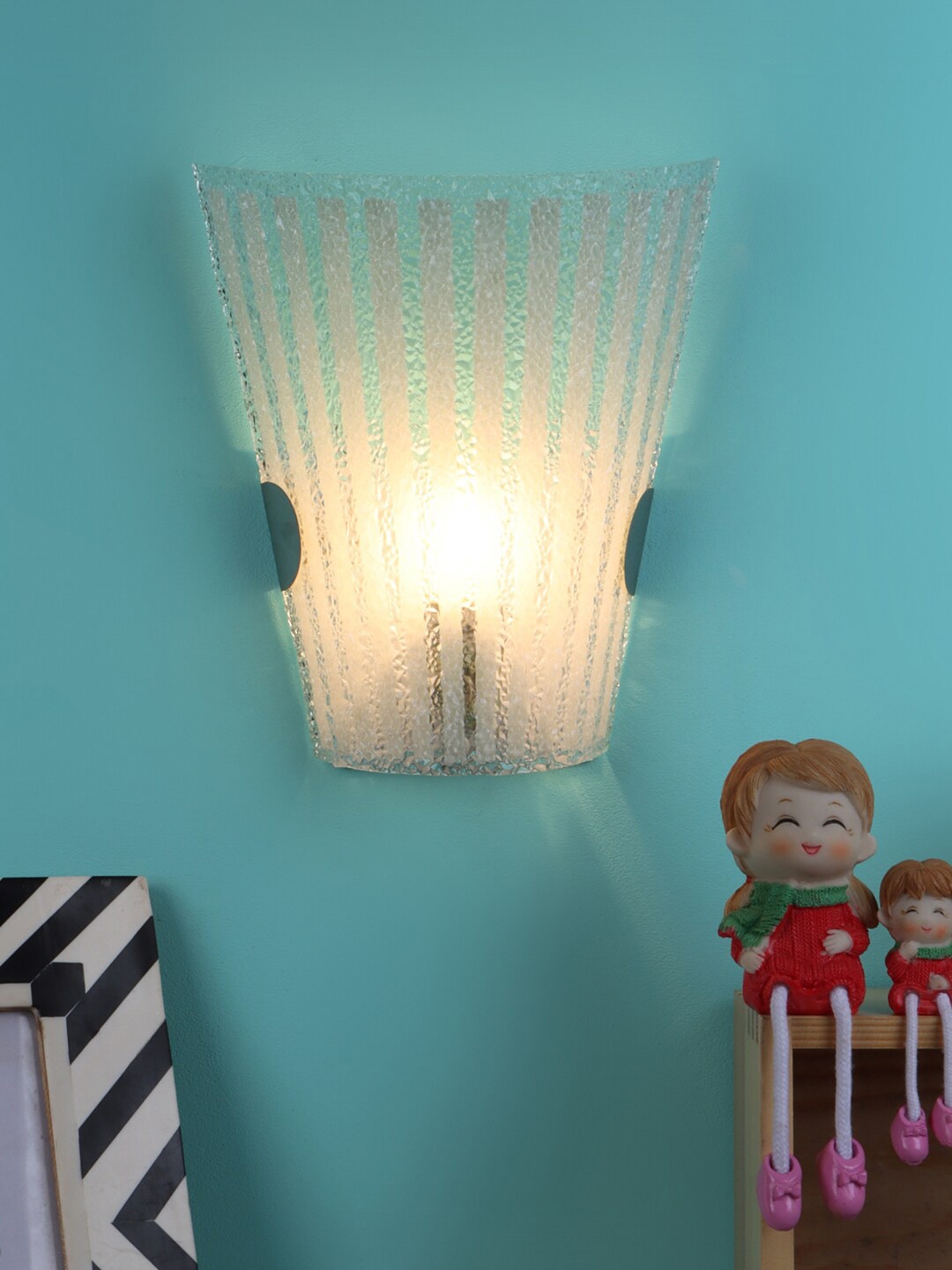 

Foziq White Solid Metal Quirky Wall Lamp
