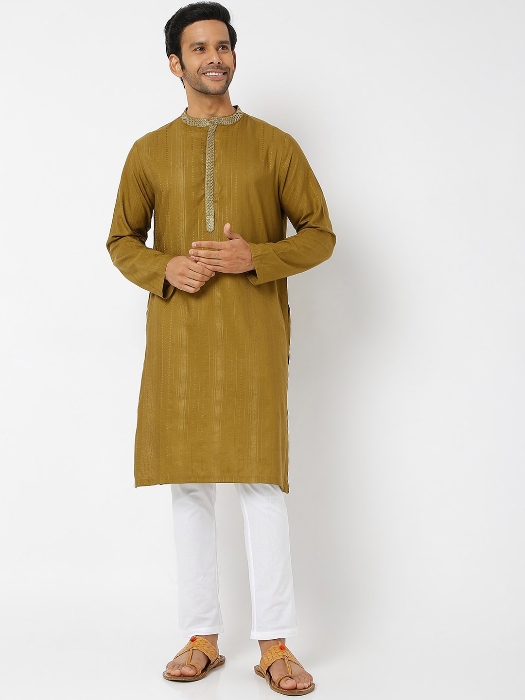 

Ethnicity Men Green Ethnic Motifs Embroidered Thread Work Kurta