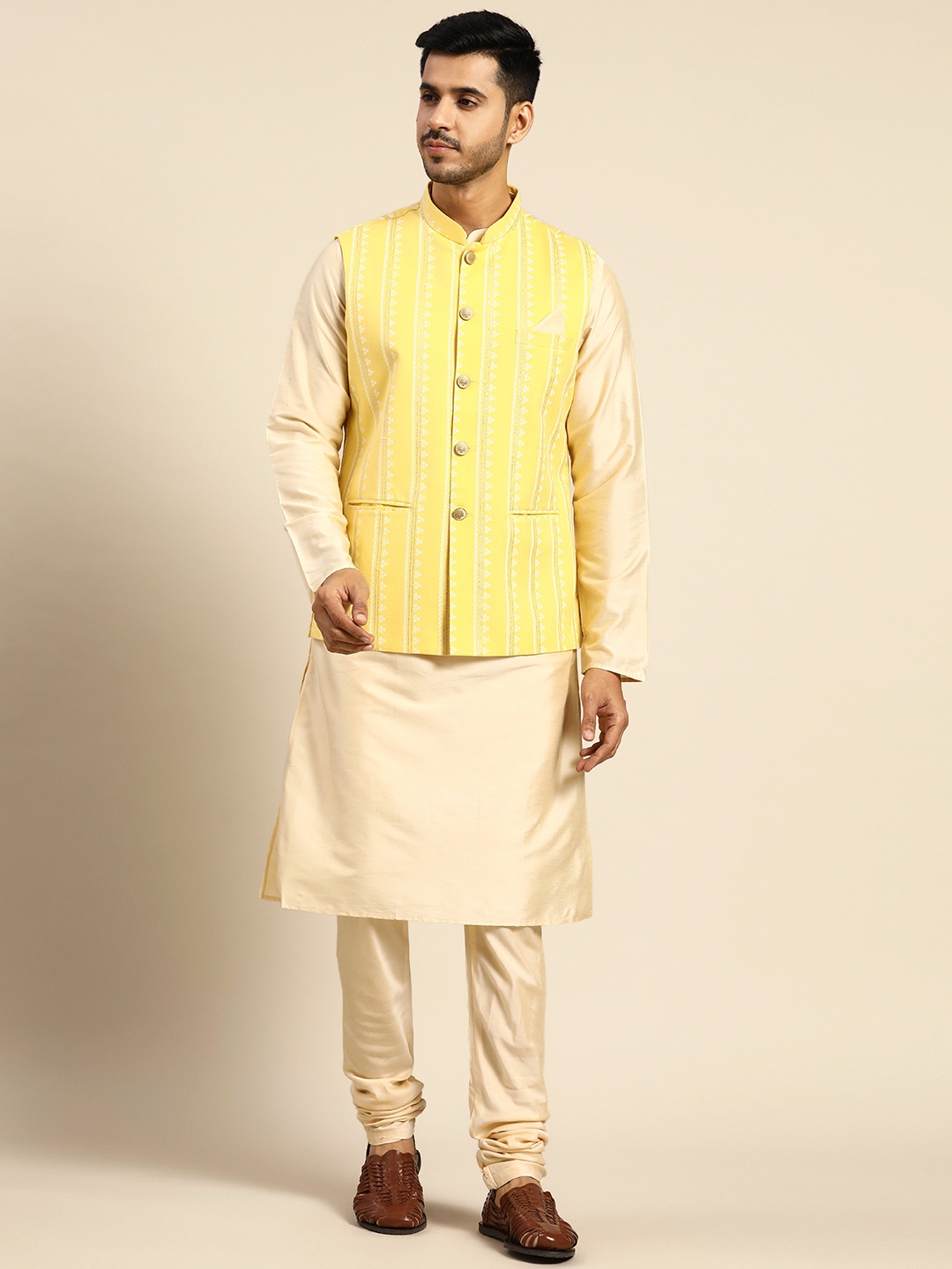 

KISAH Men Cream-Coloured & Solid Kurta with Churidar & Nehru Jacket